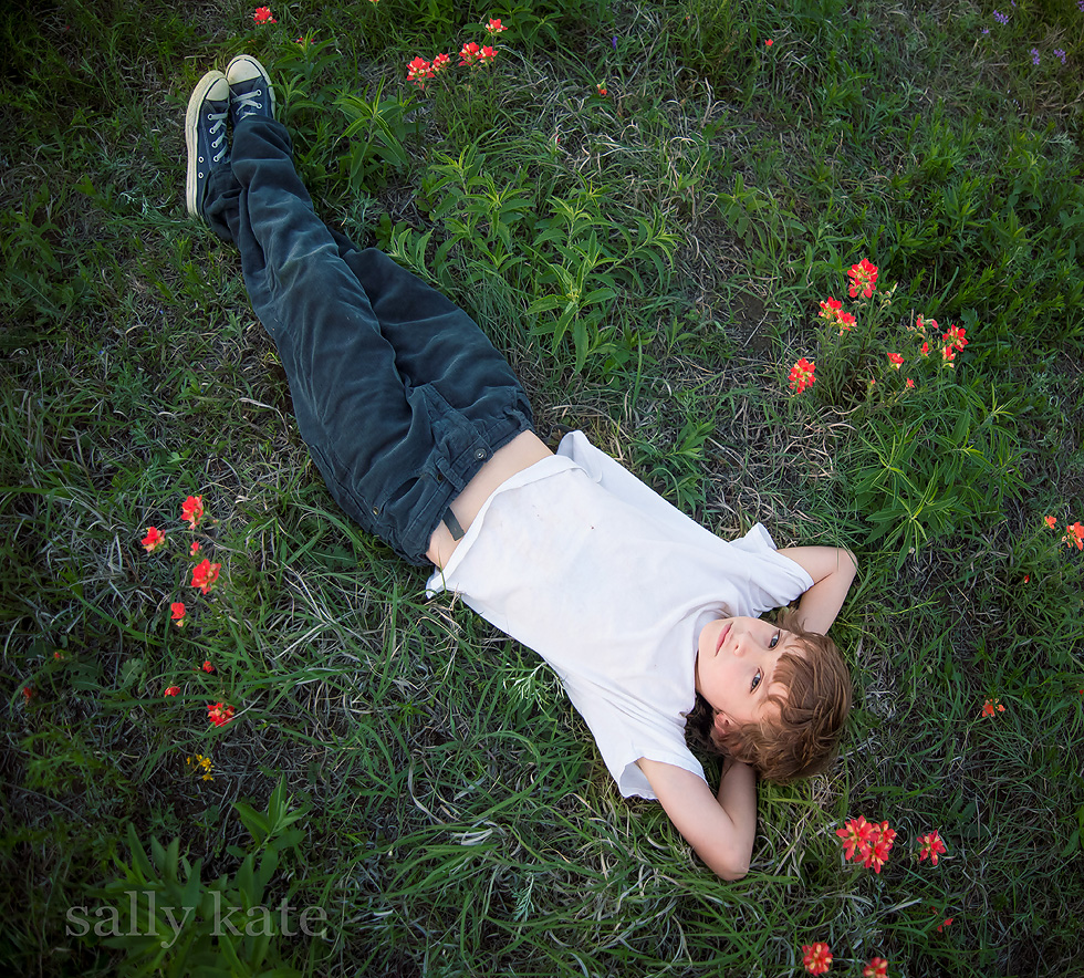 dallas photographer boy in grass Summer
