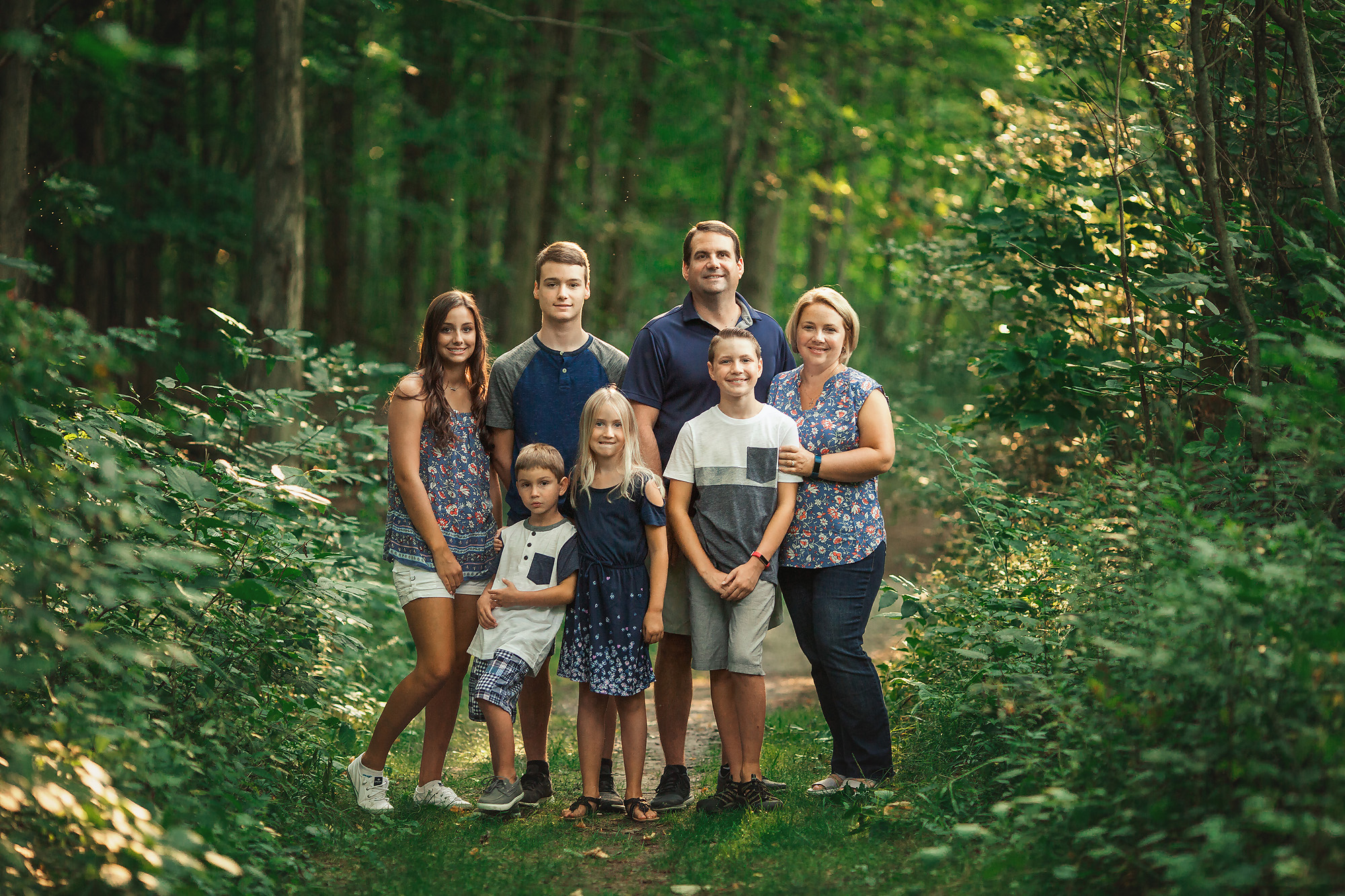 family of seven outdoor portrait summer